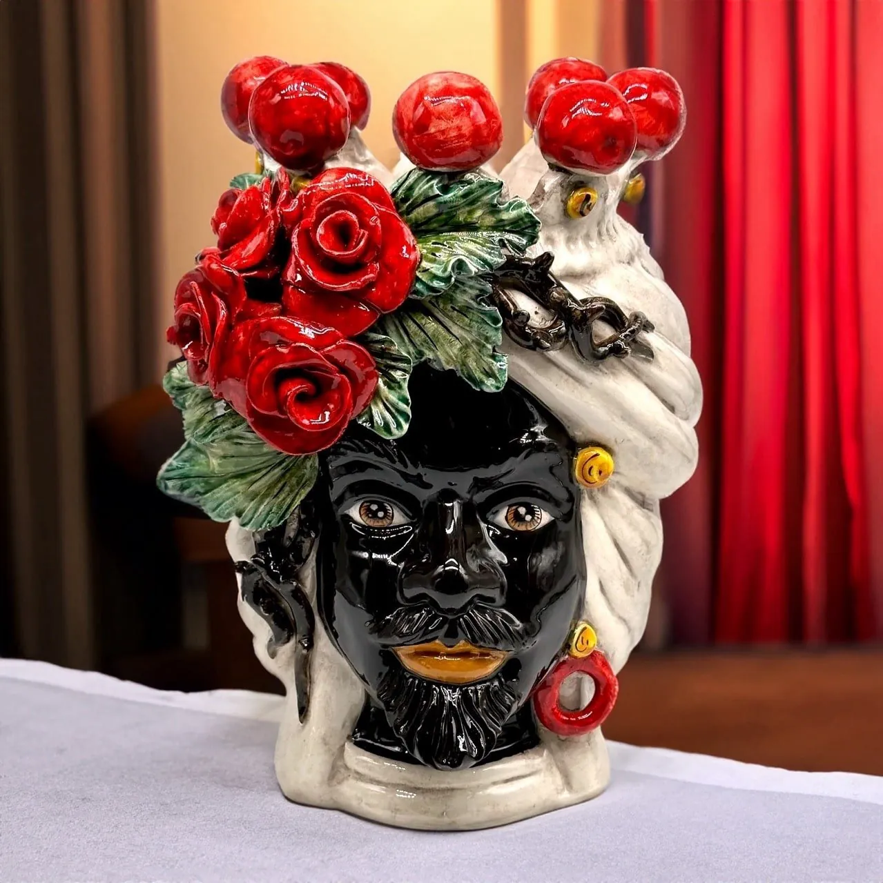 Testa di moro con rose rosse, ND Ceramiche
